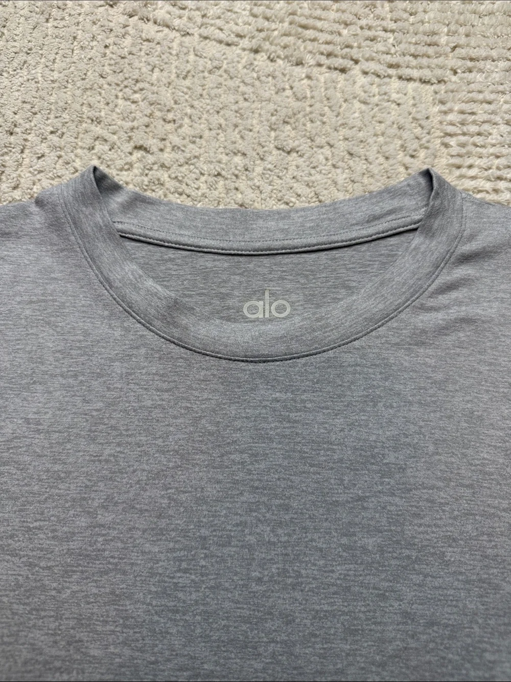 ALO Yoga Men’s Conquer Reform Crewneck LongSleeve Athletic Heather Grey Size M